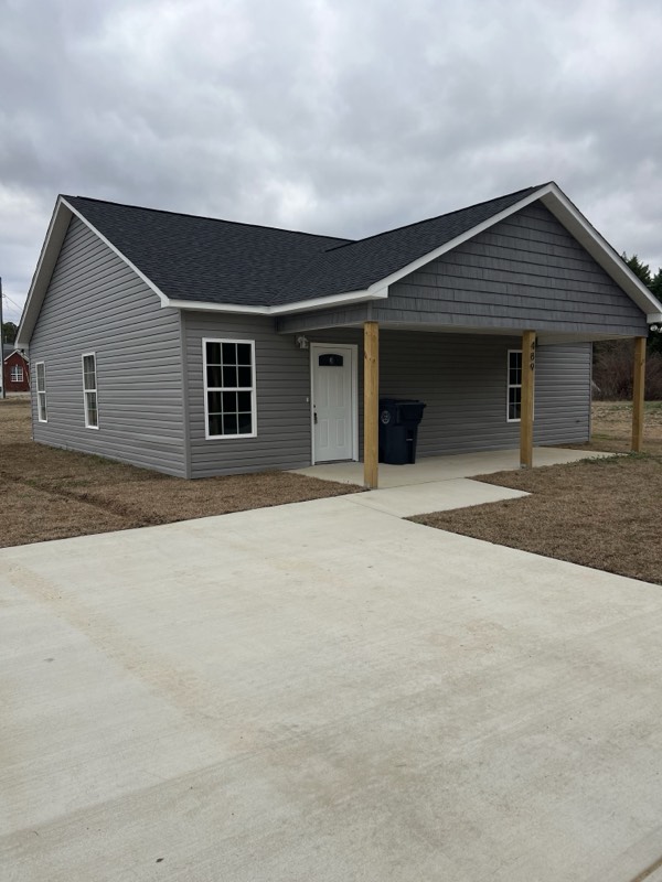 New home Lincoln gray siding